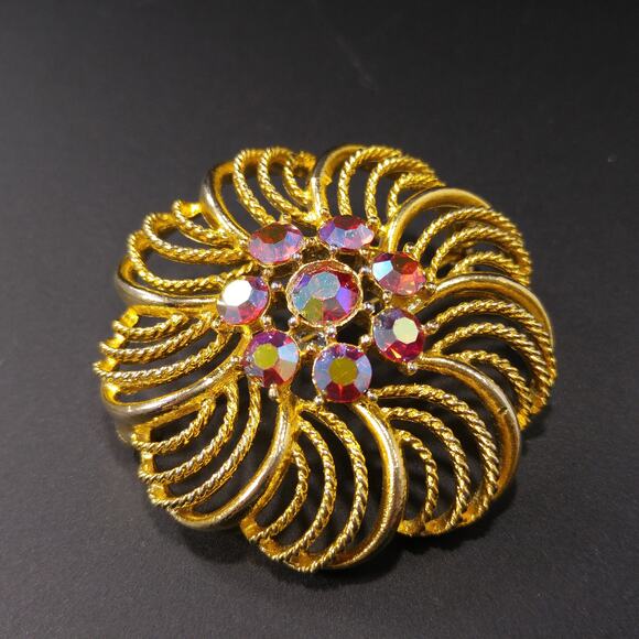 Vintage Lisner Floral Brooch, Red Aurora Borealis Rhinestones, 1960s Jewelry - Picture 2 of 10